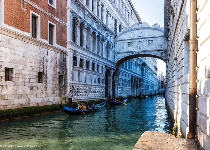 Coast House - Host Solution *