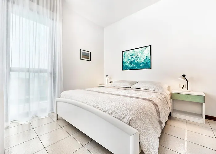 Coast House - Host Solution *